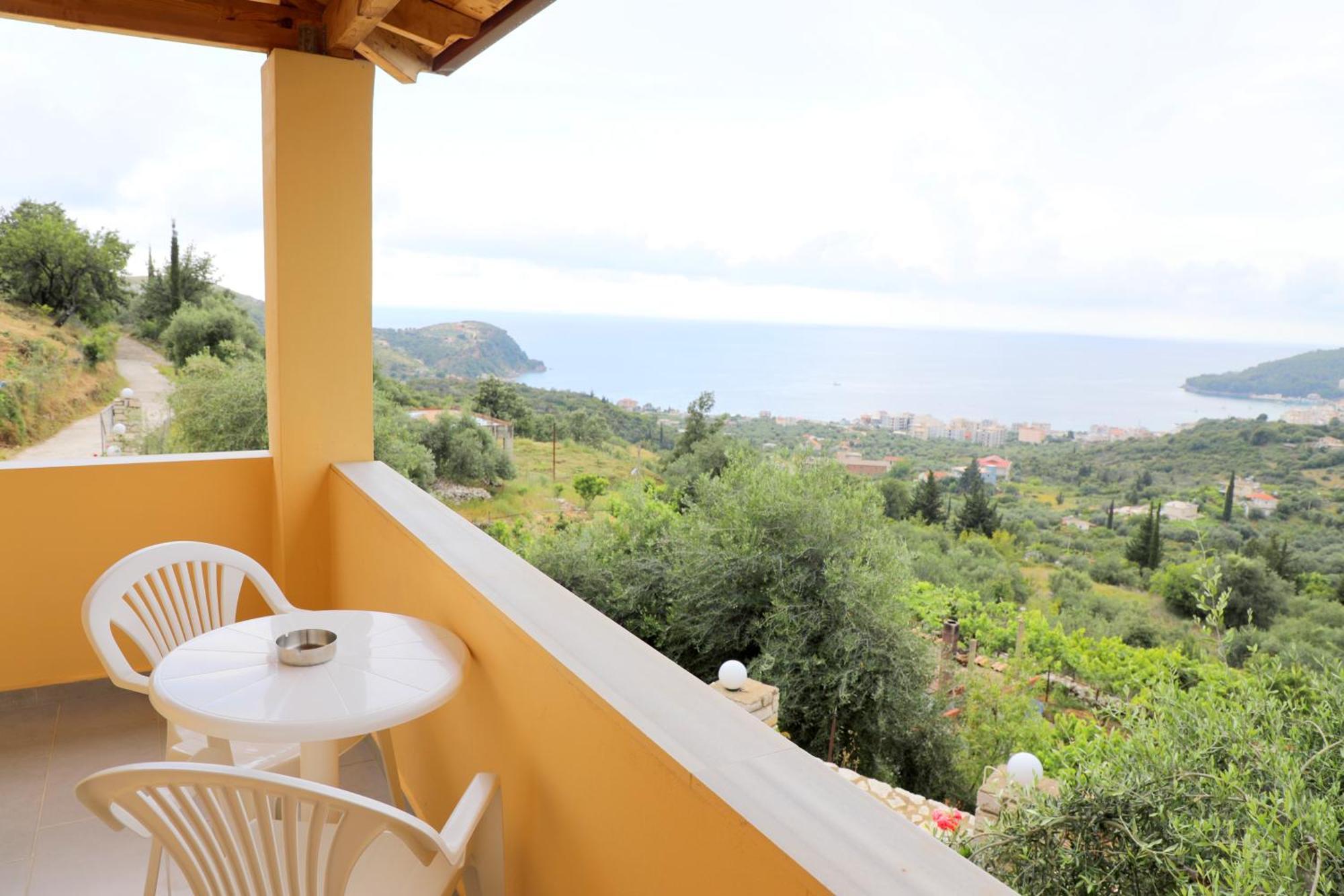 Nefeli'S Apartment Himare Exterior photo