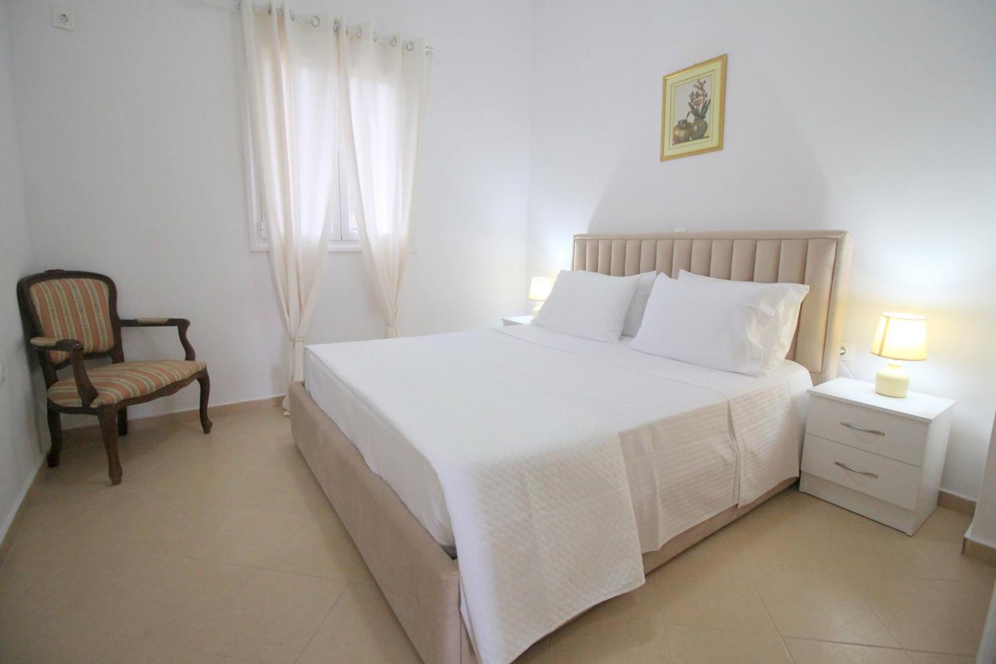 Nefeli'S Apartment Himare Exterior photo